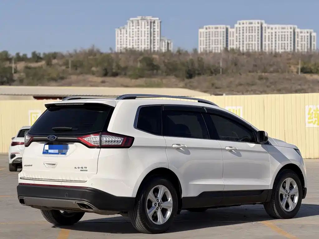 Ford Edge — миниатюра 7