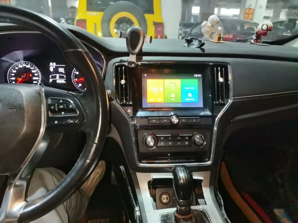 Roewe RX5 — миниатюра 13