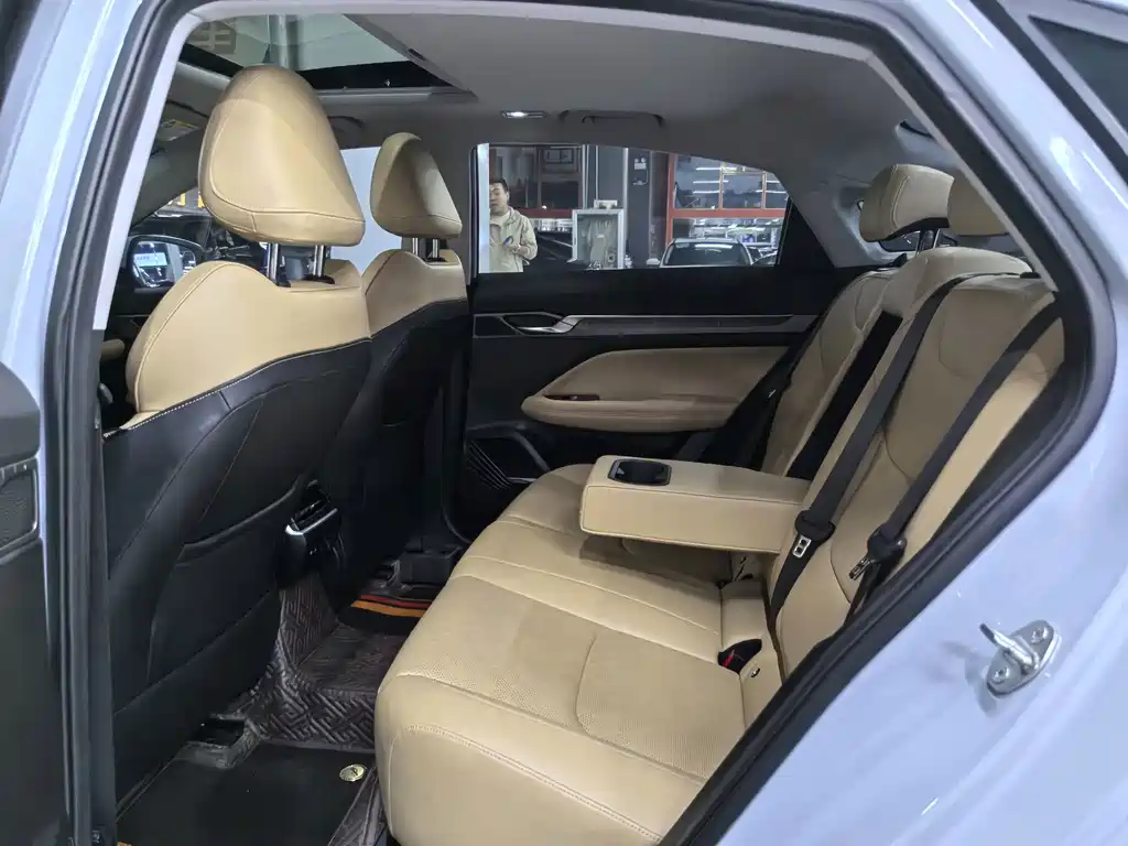 Geely L HiP — миниатюра 9