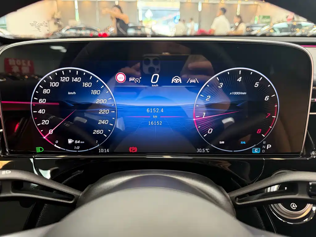 Mercedes-Benz E-Class — миниатюра 7