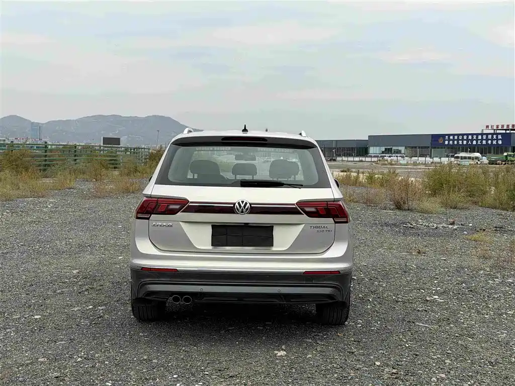 Volkswagen Tiguan L — миниатюра 5