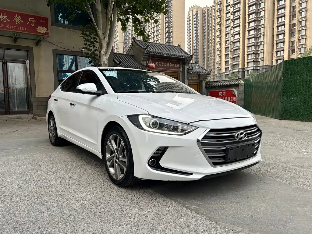 Hyundai Elantra — миниатюра 3