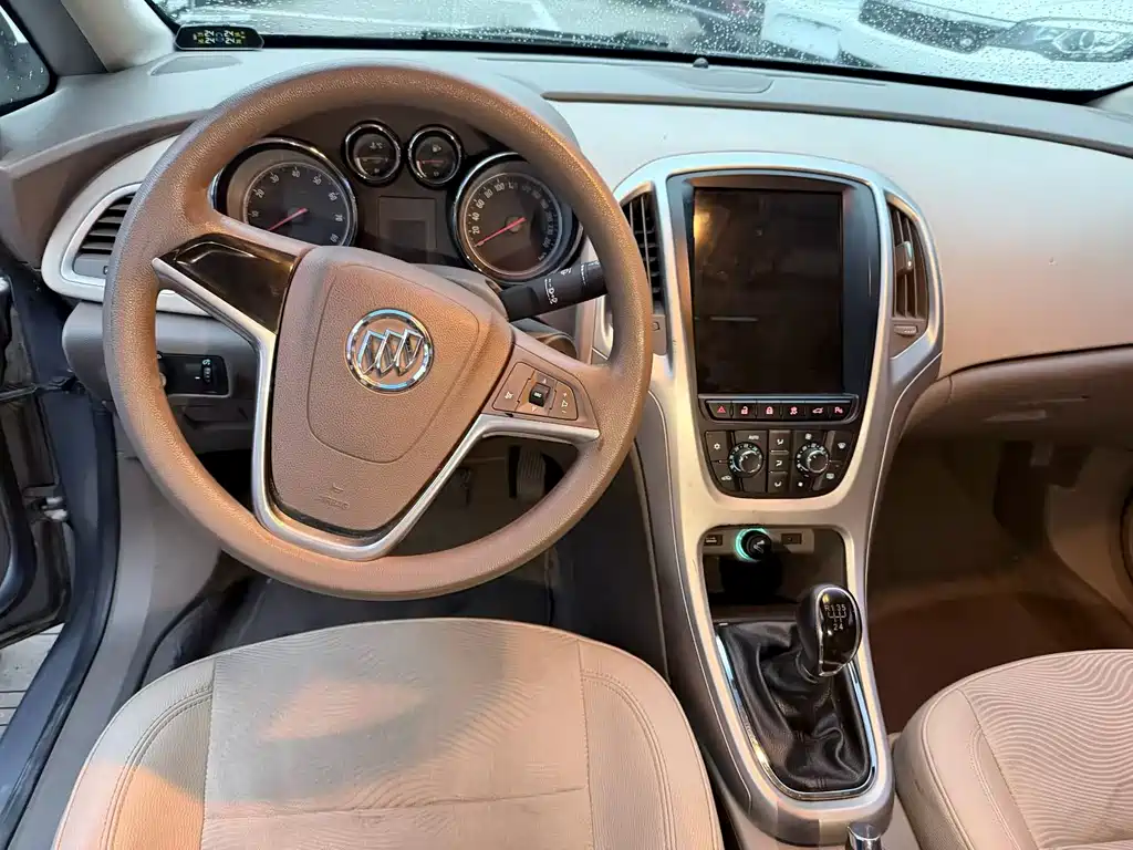 Buick Excelle 2012 GT 1.6L MT