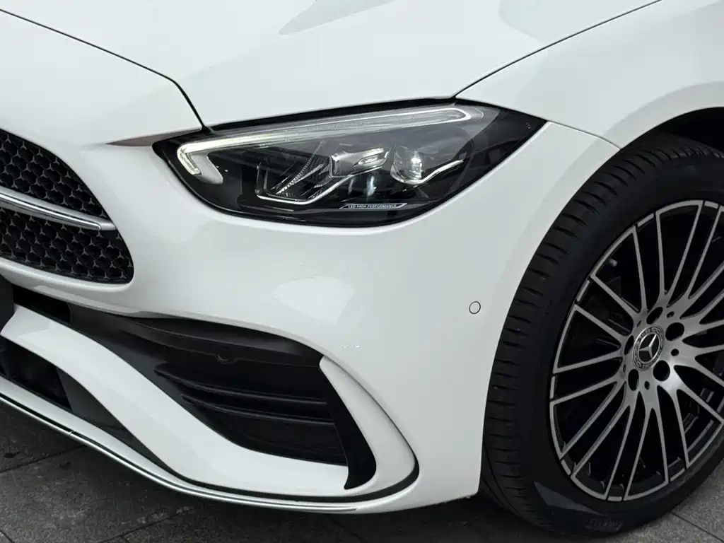 Mercedes-Benz C-Class — миниатюра 8