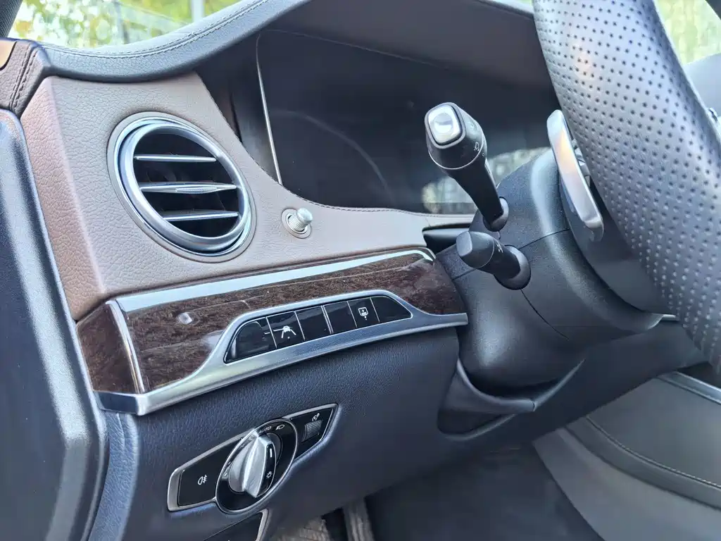 Mercedes-Benz S-Class — миниатюра 14