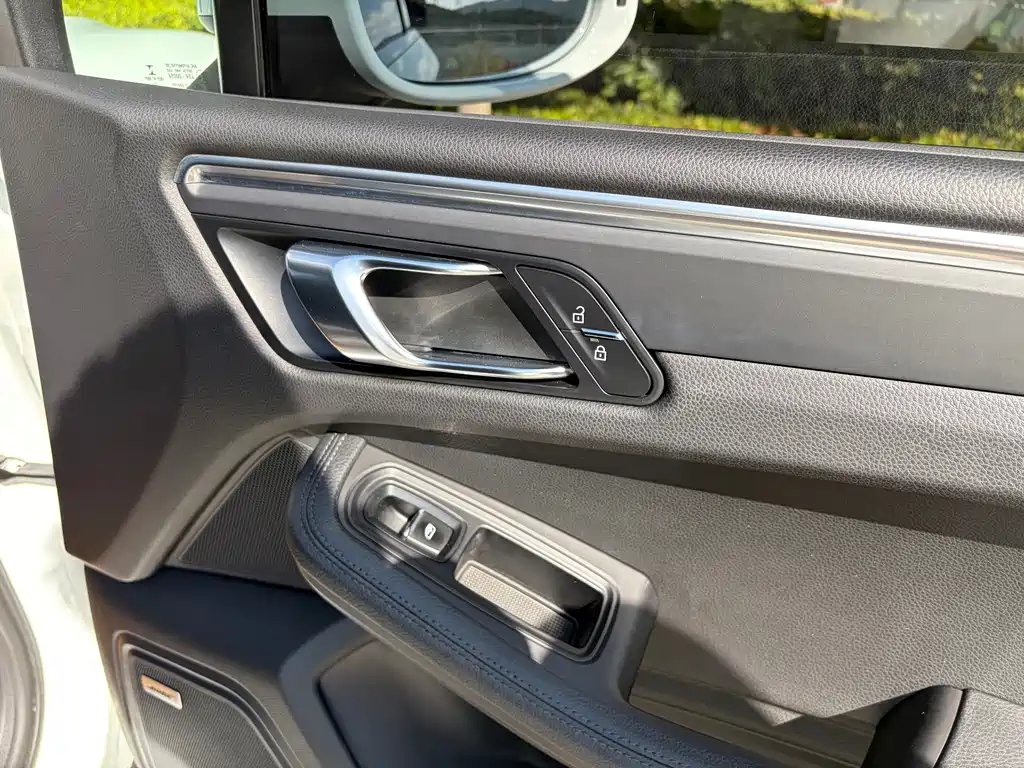 Porsche Macan — миниатюра 17