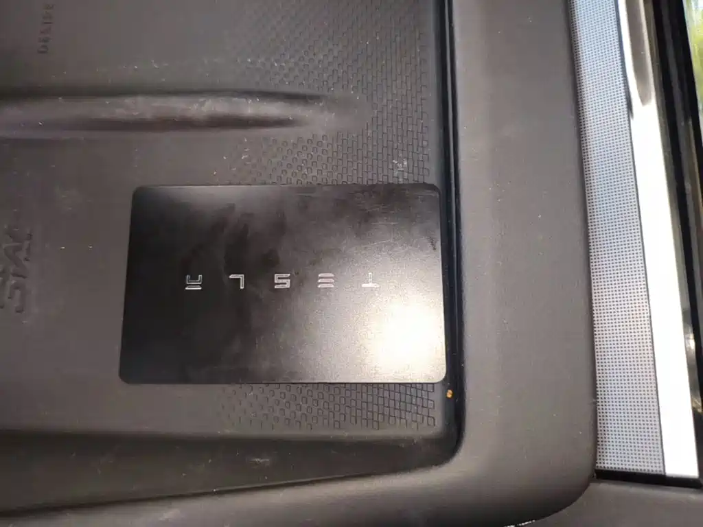 Tesla Model 3 — миниатюра 17