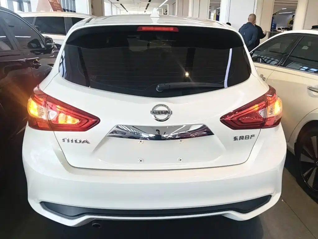 Nissan Tiida — миниатюра 6