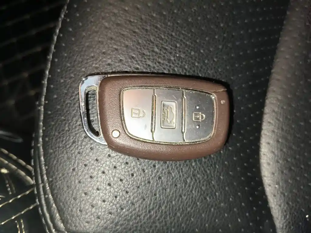 Hyundai Elantra — миниатюра 9