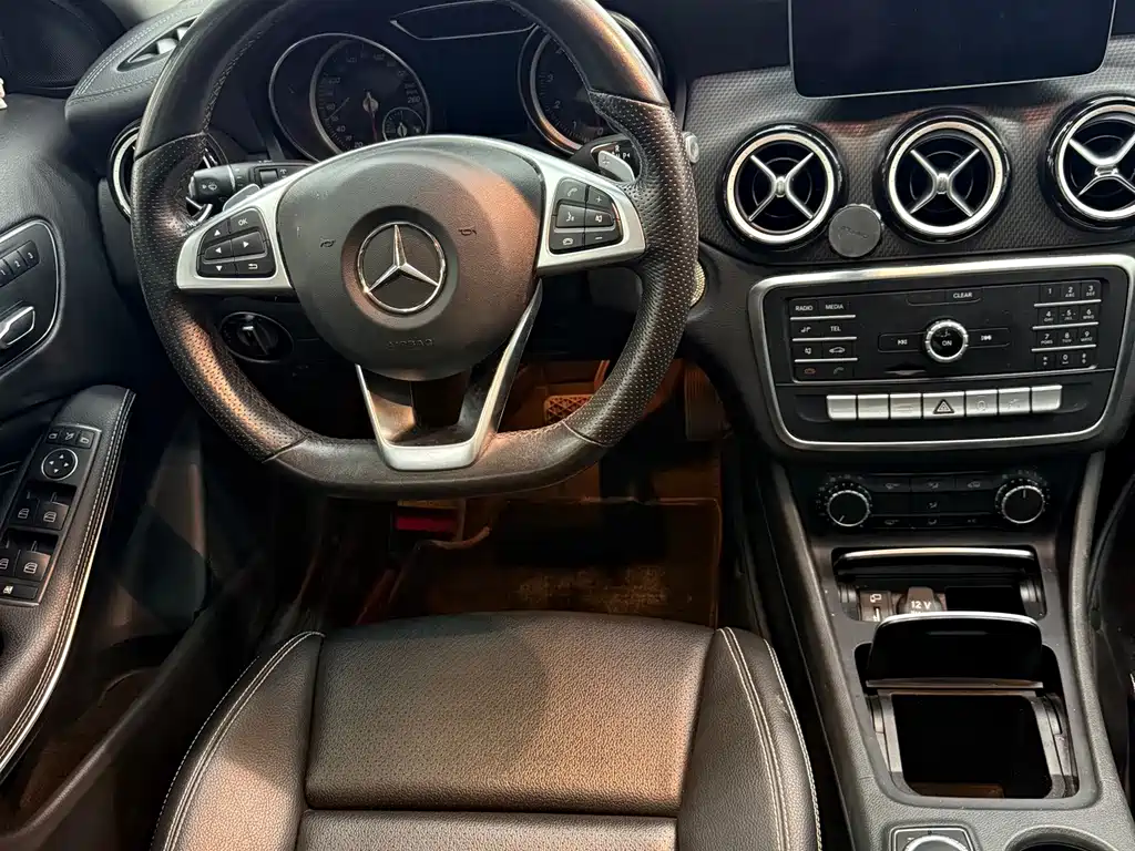 Mercedes-Benz GLA — миниатюра 10