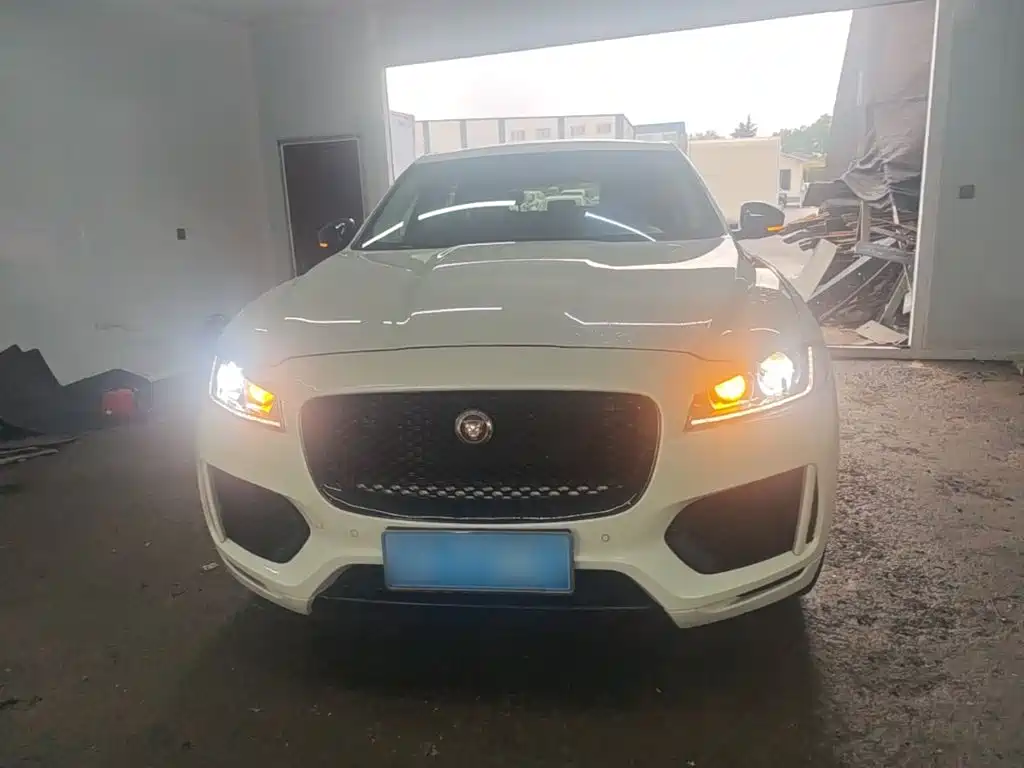 Jaguar F-PACE — миниатюра 3