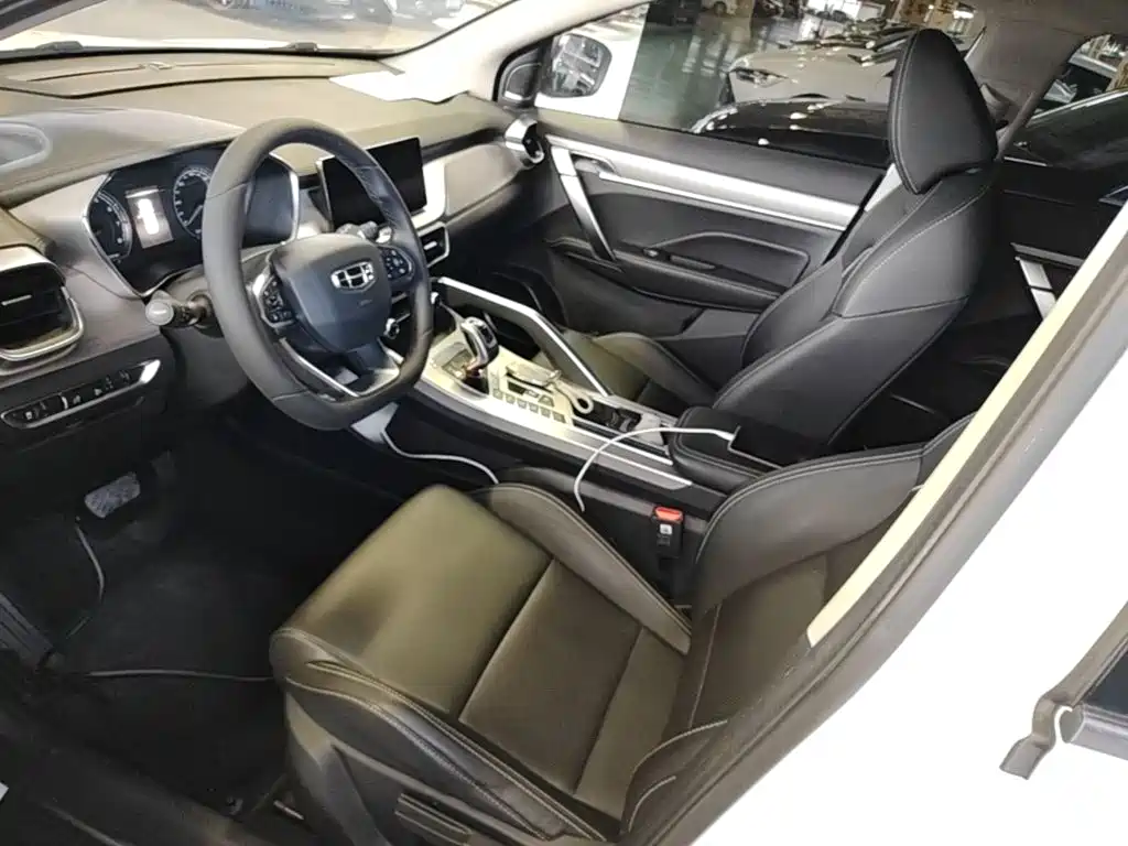 Geely Binyue — миниатюра 15