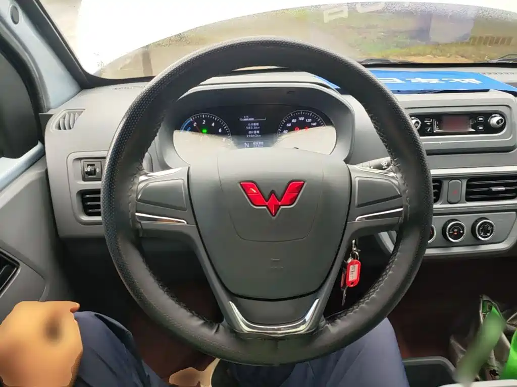 Wuling Yangguang — миниатюра 11