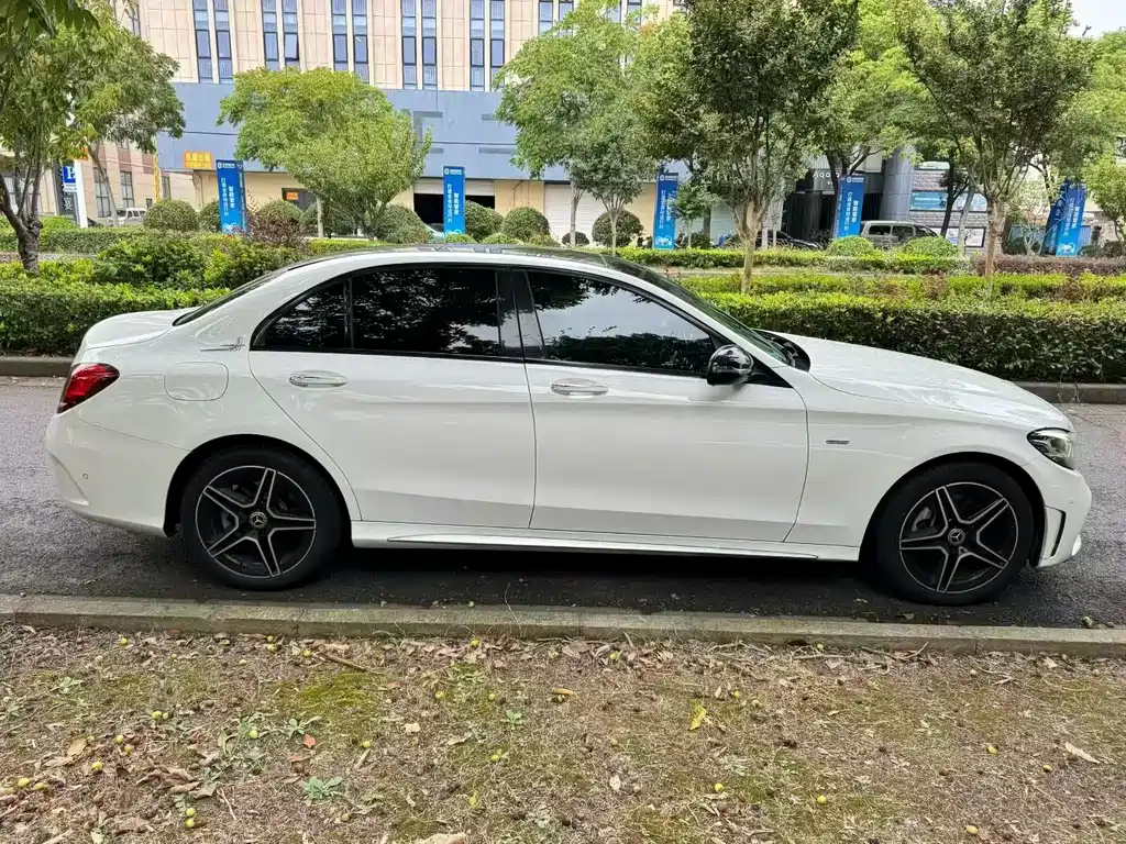 Mercedes-Benz C-Class — миниатюра 2