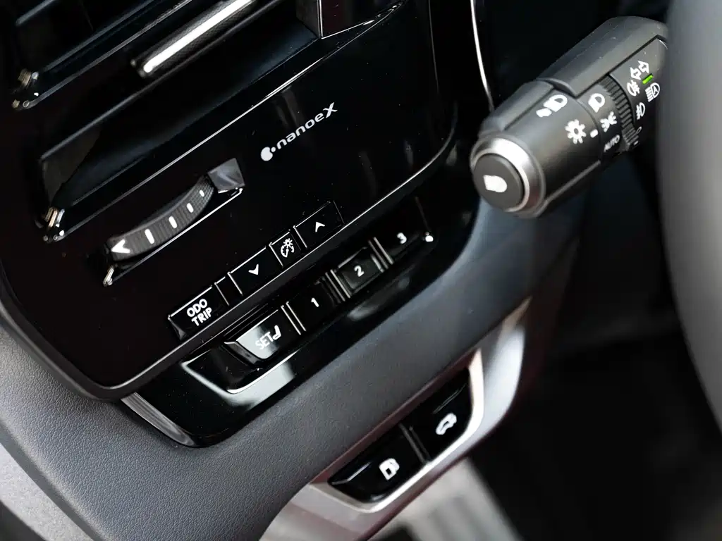 Lexus RX — миниатюра 18
