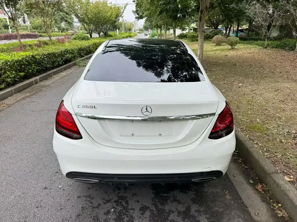Mercedes-Benz C-Class — миниатюра 6