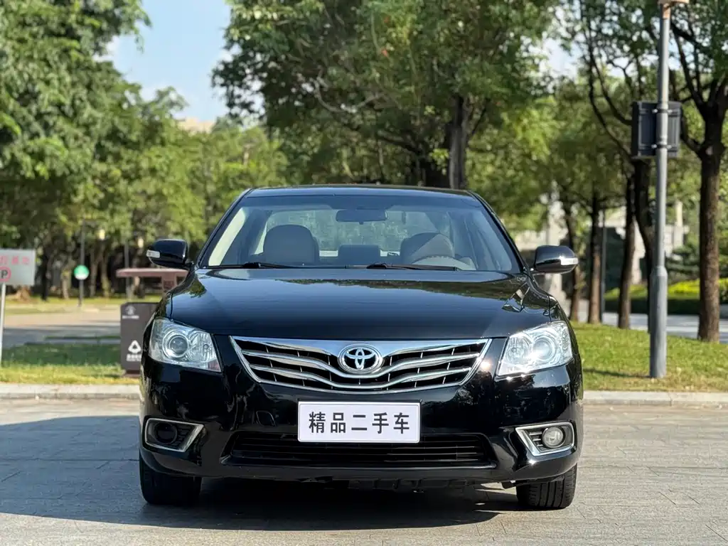 Toyota Camry — миниатюра 2