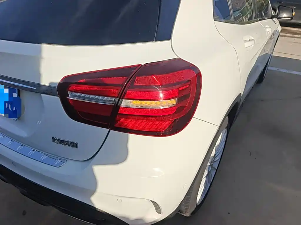 Mercedes-Benz GLA — миниатюра 8