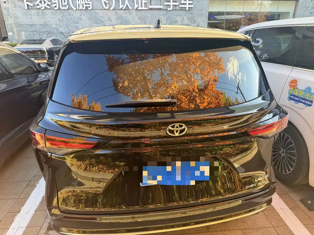 Toyota Sienna — миниатюра 4