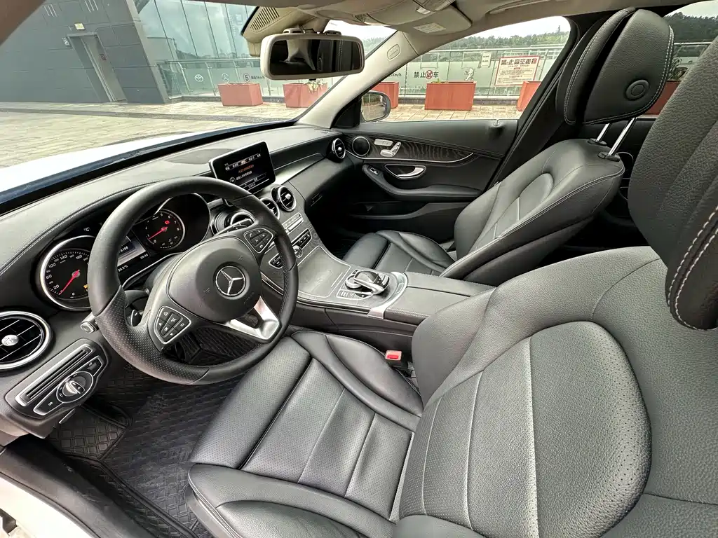 Mercedes-Benz C-Class — миниатюра 4