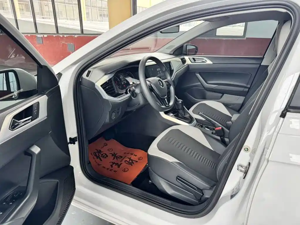 Volkswagen Polo — миниатюра 6