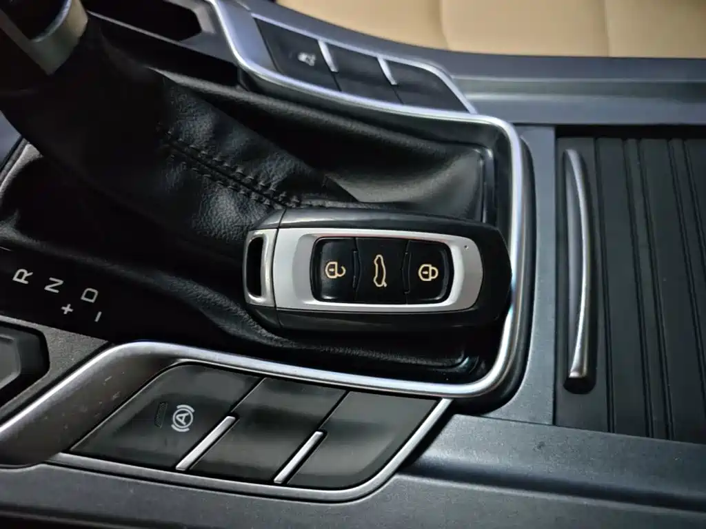 Geely Emgrand — миниатюра 9