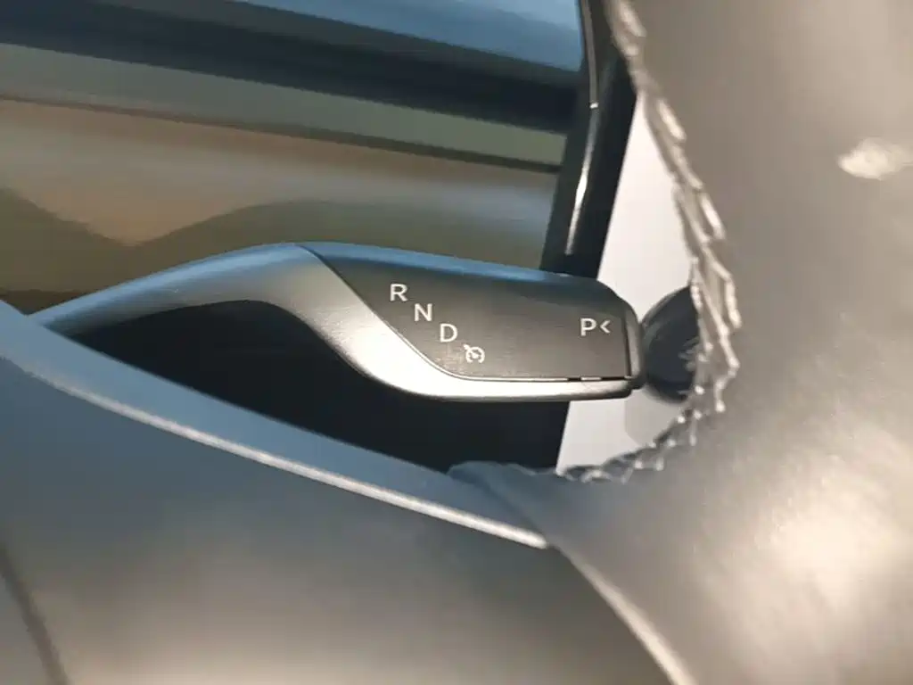 Tesla Model 3 — миниатюра 14