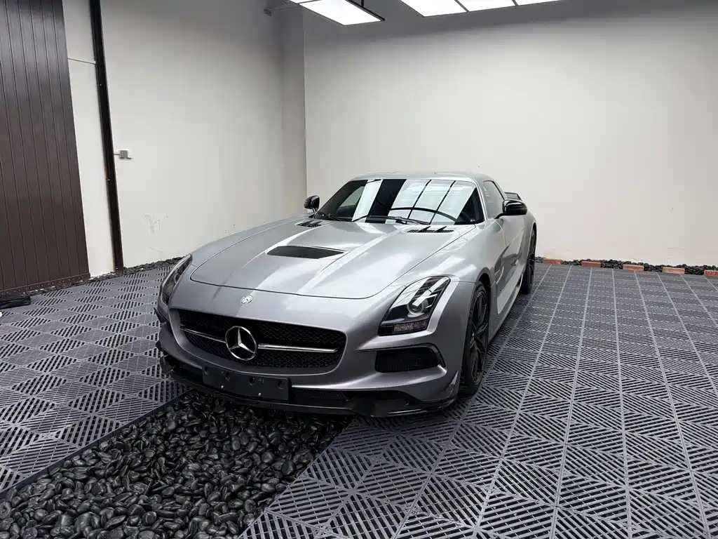 Mercedes-Benz SLS AMG