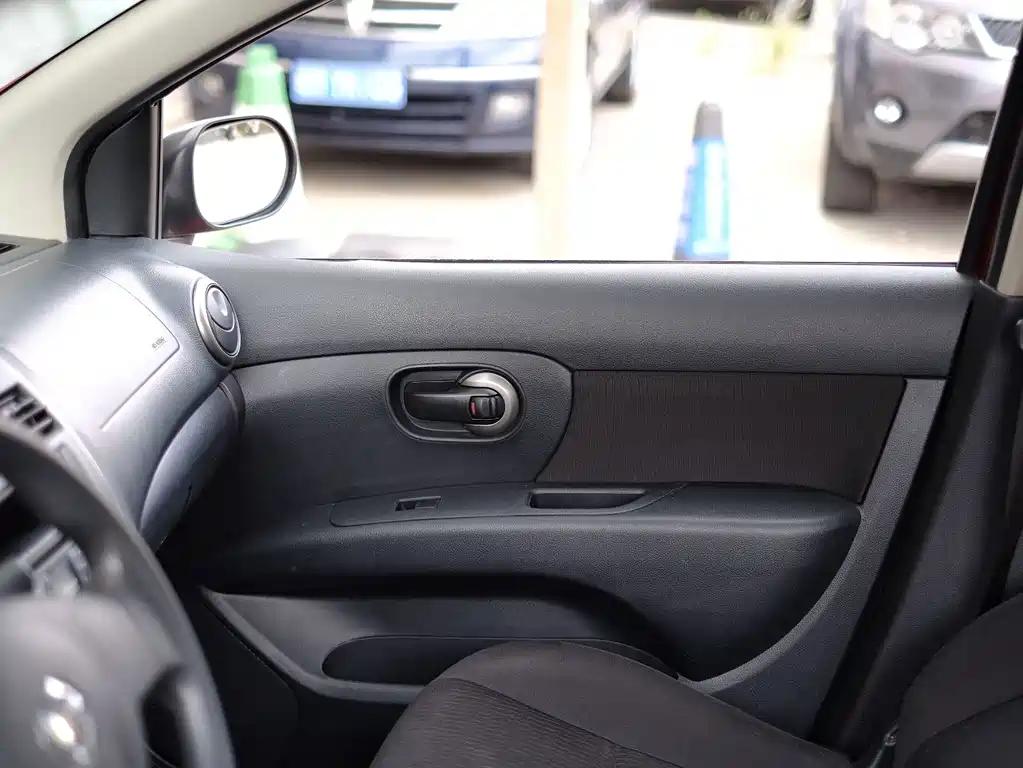 Nissan Livina — миниатюра 55