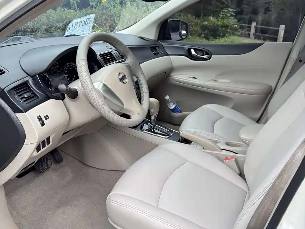 Nissan Tiida — миниатюра 7