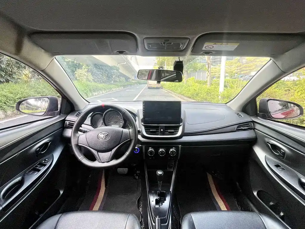 Toyota Yaris L — миниатюра 6