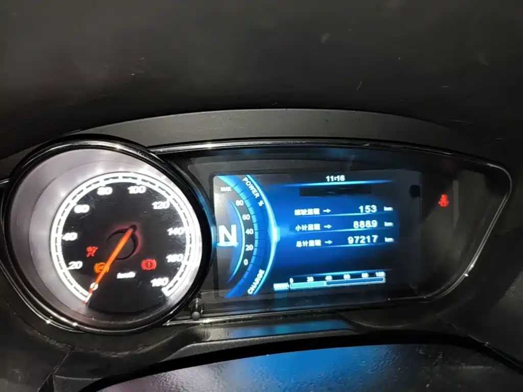 Bestune B30EV — миниатюра 12