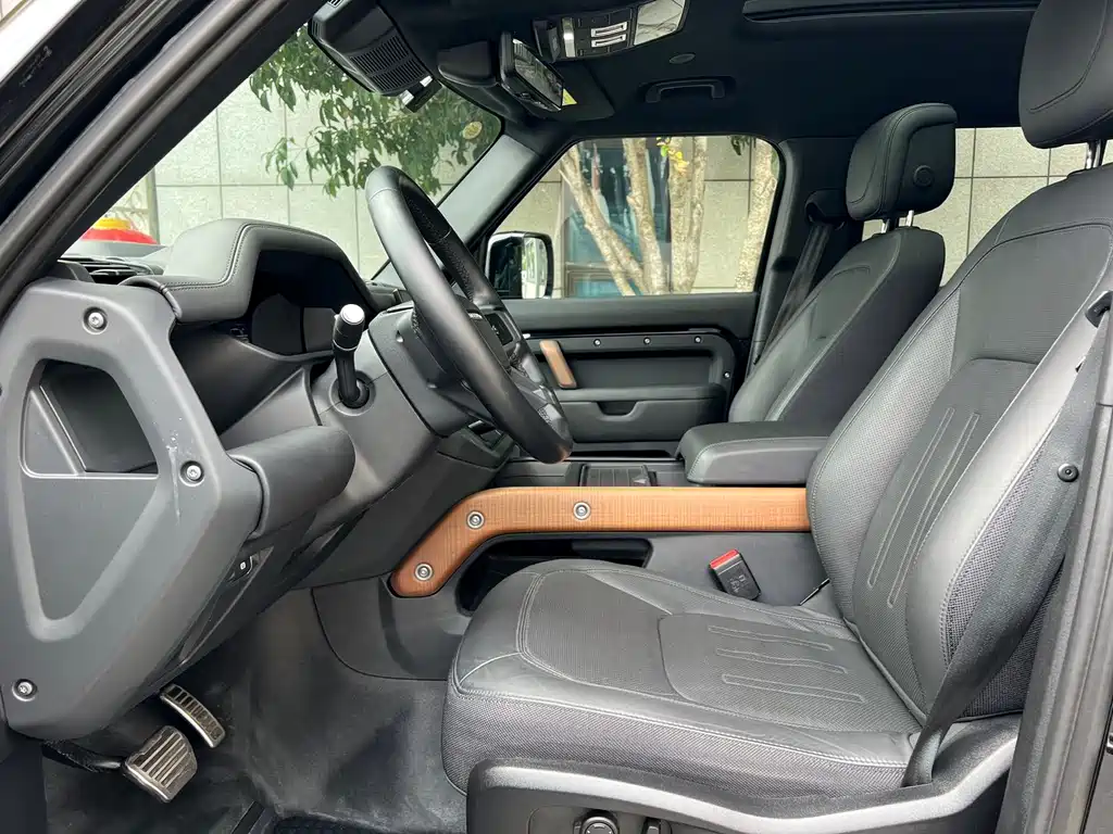 Land Rover Defender — миниатюра 5