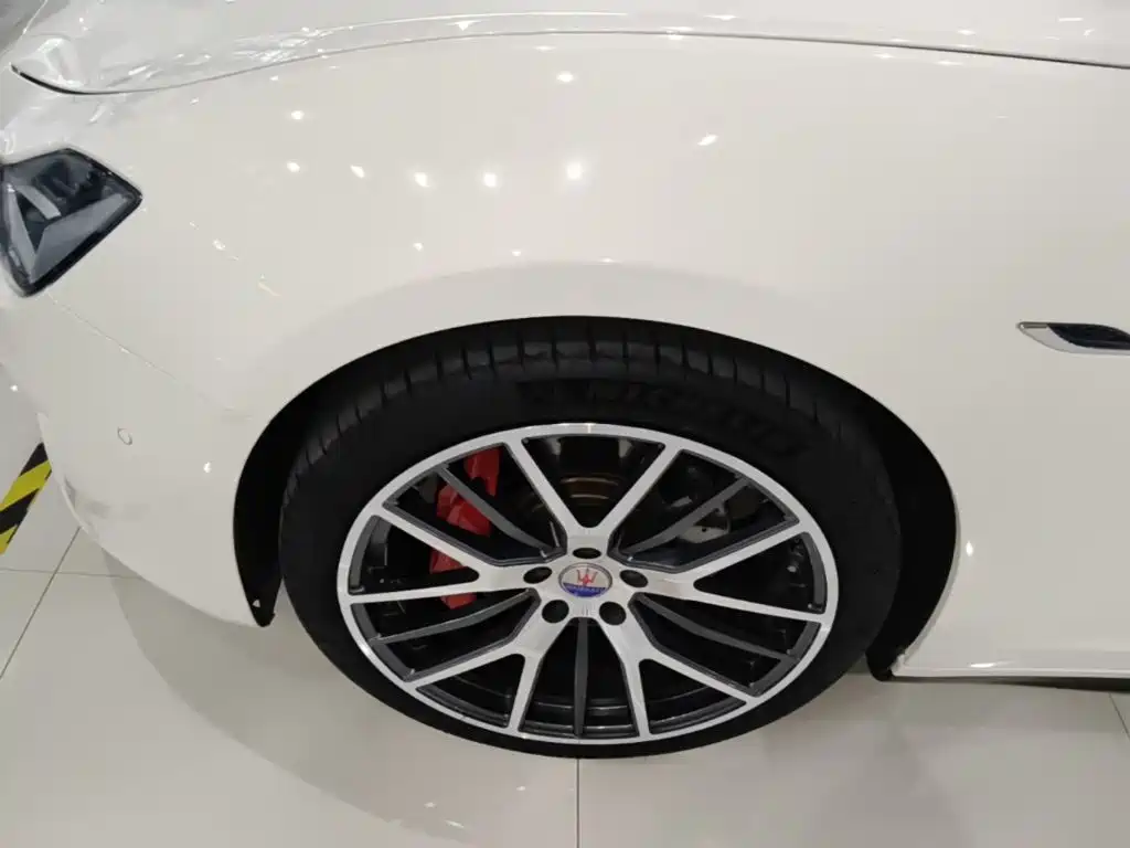 Maserati Ghibli — миниатюра 23