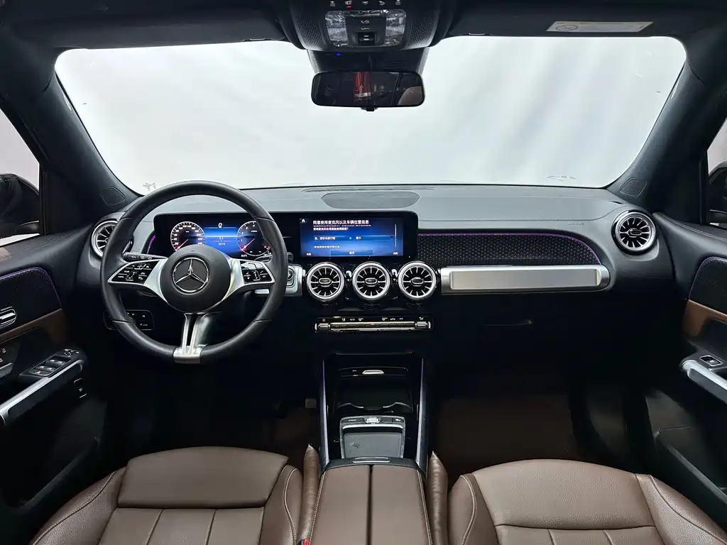 Mercedes-Benz GLB — миниатюра 18