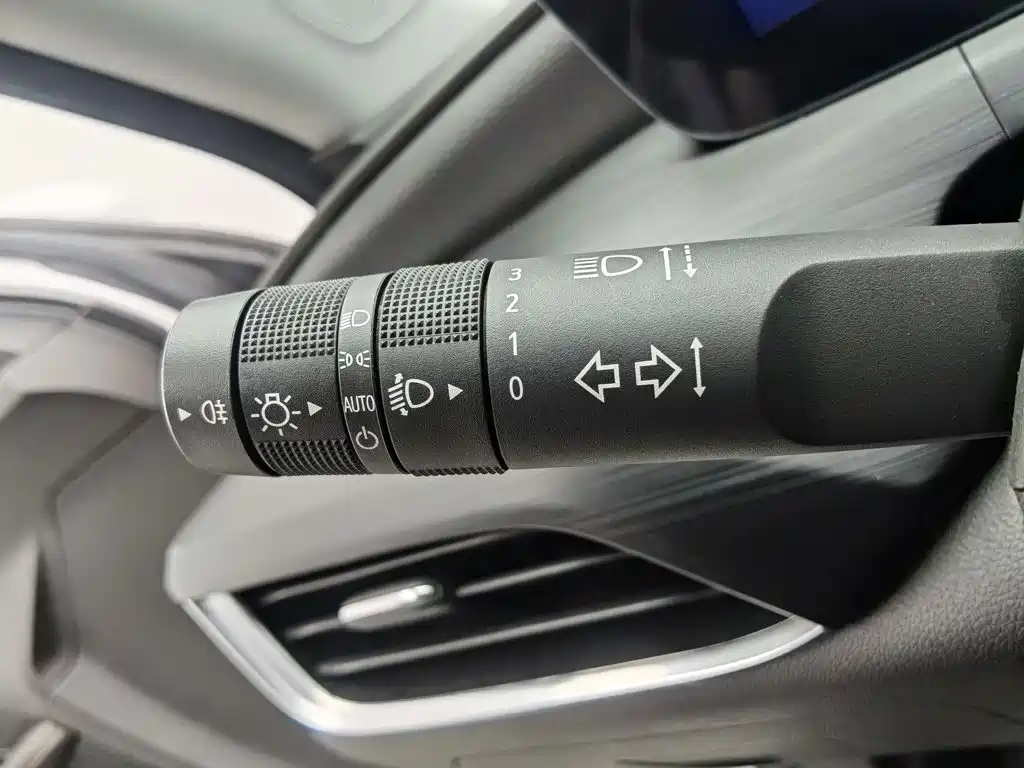 Buick Verano — миниатюра 21