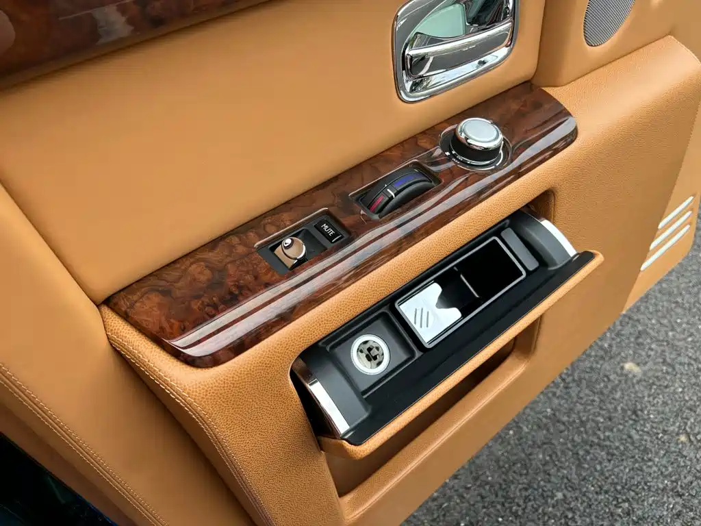 Rolls-Royce Phantom — миниатюра 22