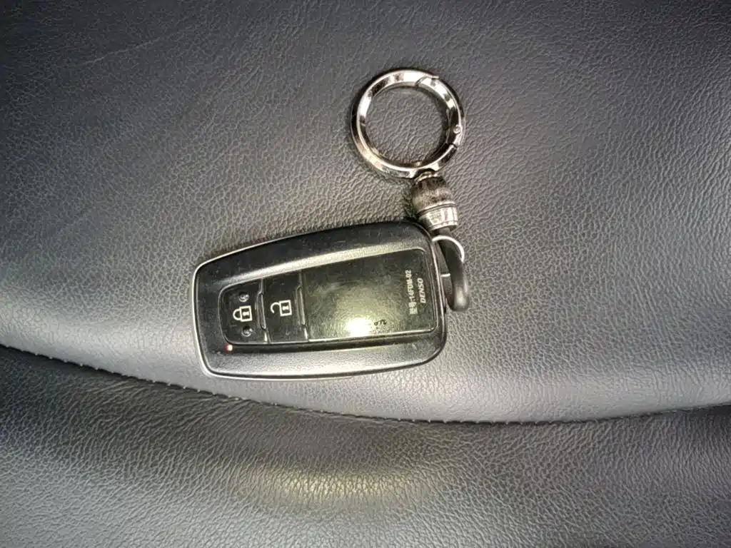 Toyota RAV4 — миниатюра 9