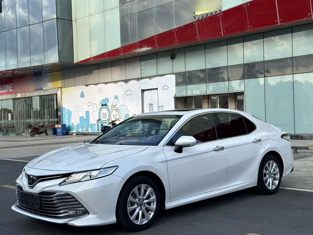 Toyota Camry — миниатюра 2