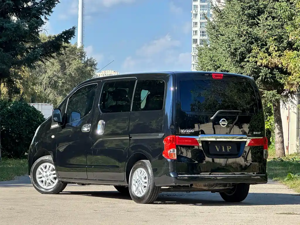 Nissan NV200 — миниатюра 4