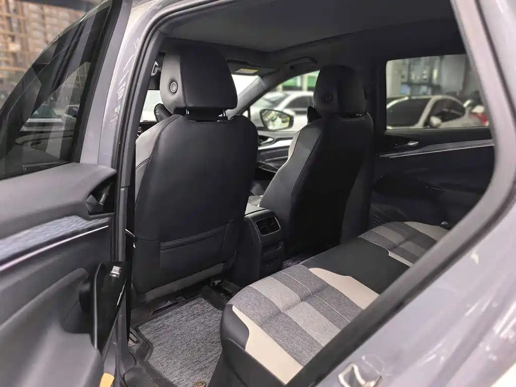 Volkswagen ID.4 Crozz — миниатюра 8