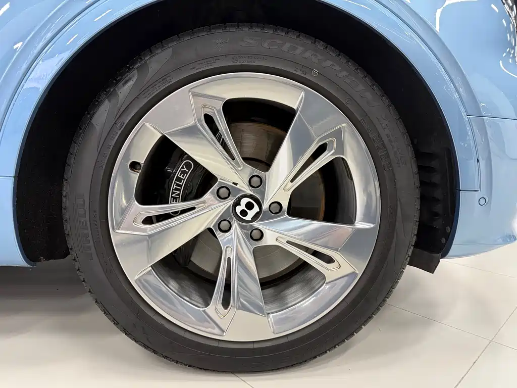 Bentley Bentayga — миниатюра 30