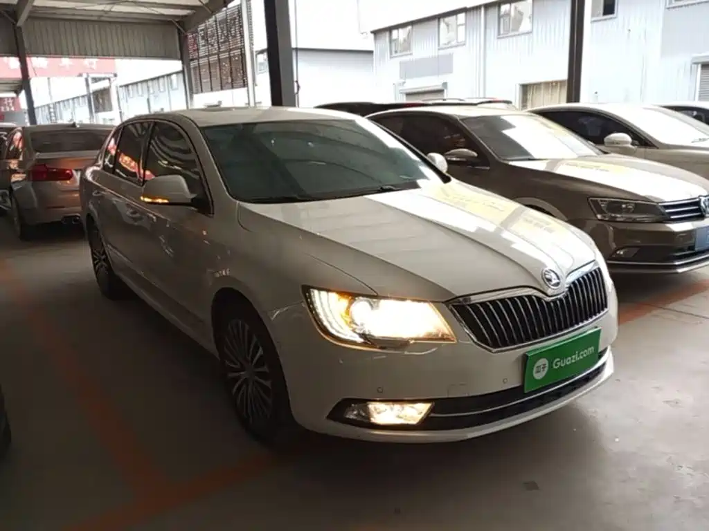 Skoda Superb — миниатюра 4