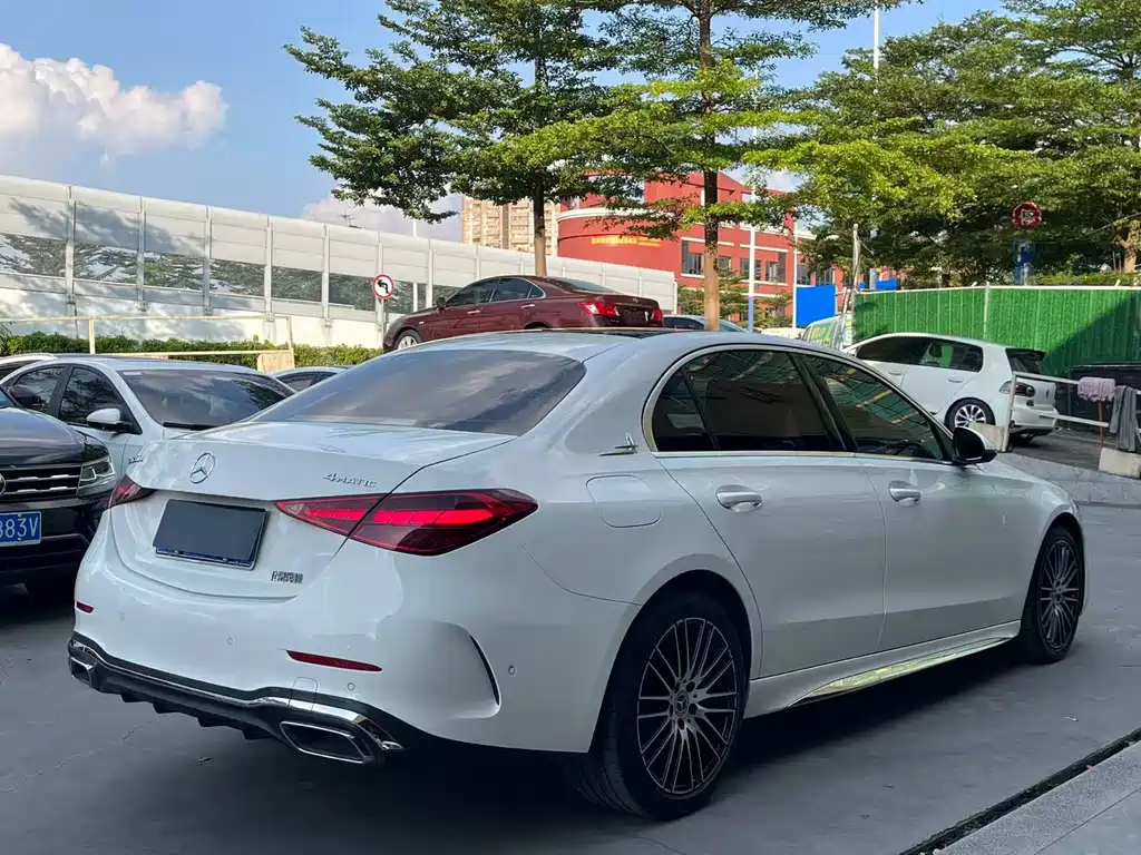 Mercedes-Benz C-Class — миниатюра 6