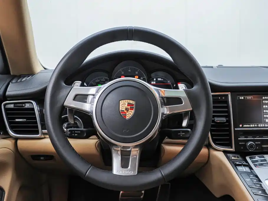 Porsche Panamera — миниатюра 12