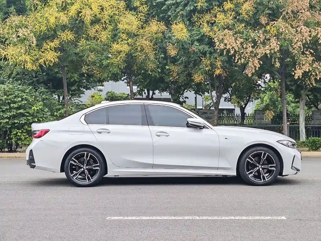 BMW 3 Series — миниатюра 13