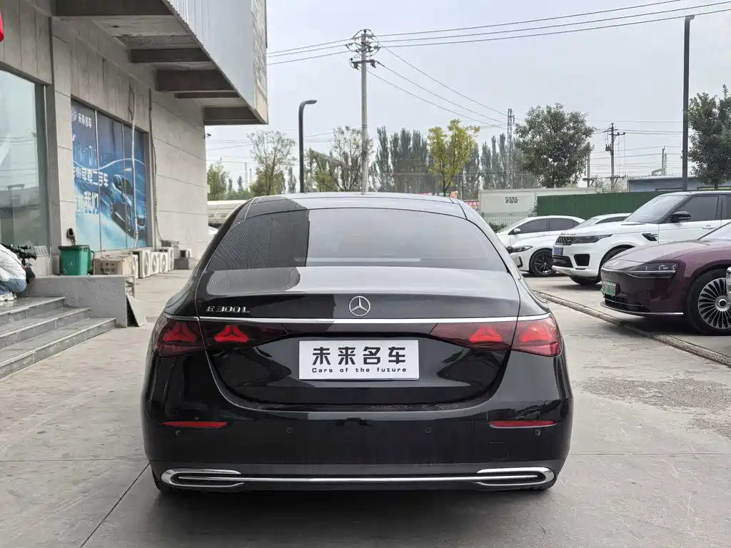 Mercedes-Benz E-Class — миниатюра 10