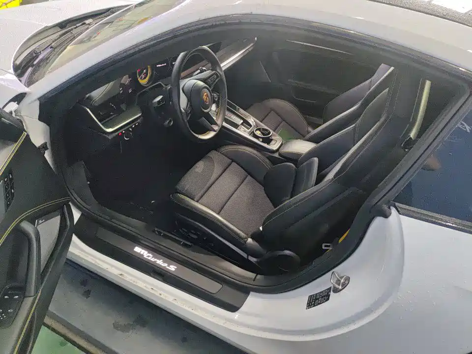 Porsche 911 2022 Turbo S 3.7T