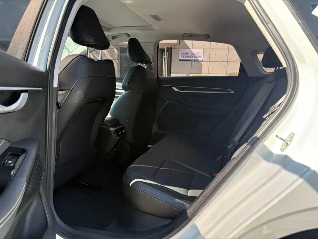 Geely Emgrand — миниатюра 6