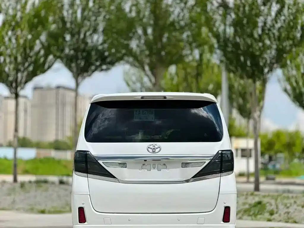 Toyota Alphard 2012 3.5L Luxury